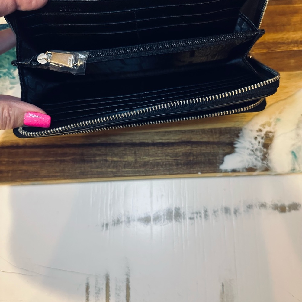 Furla Black Leather Wallet - Picture 2 of 3